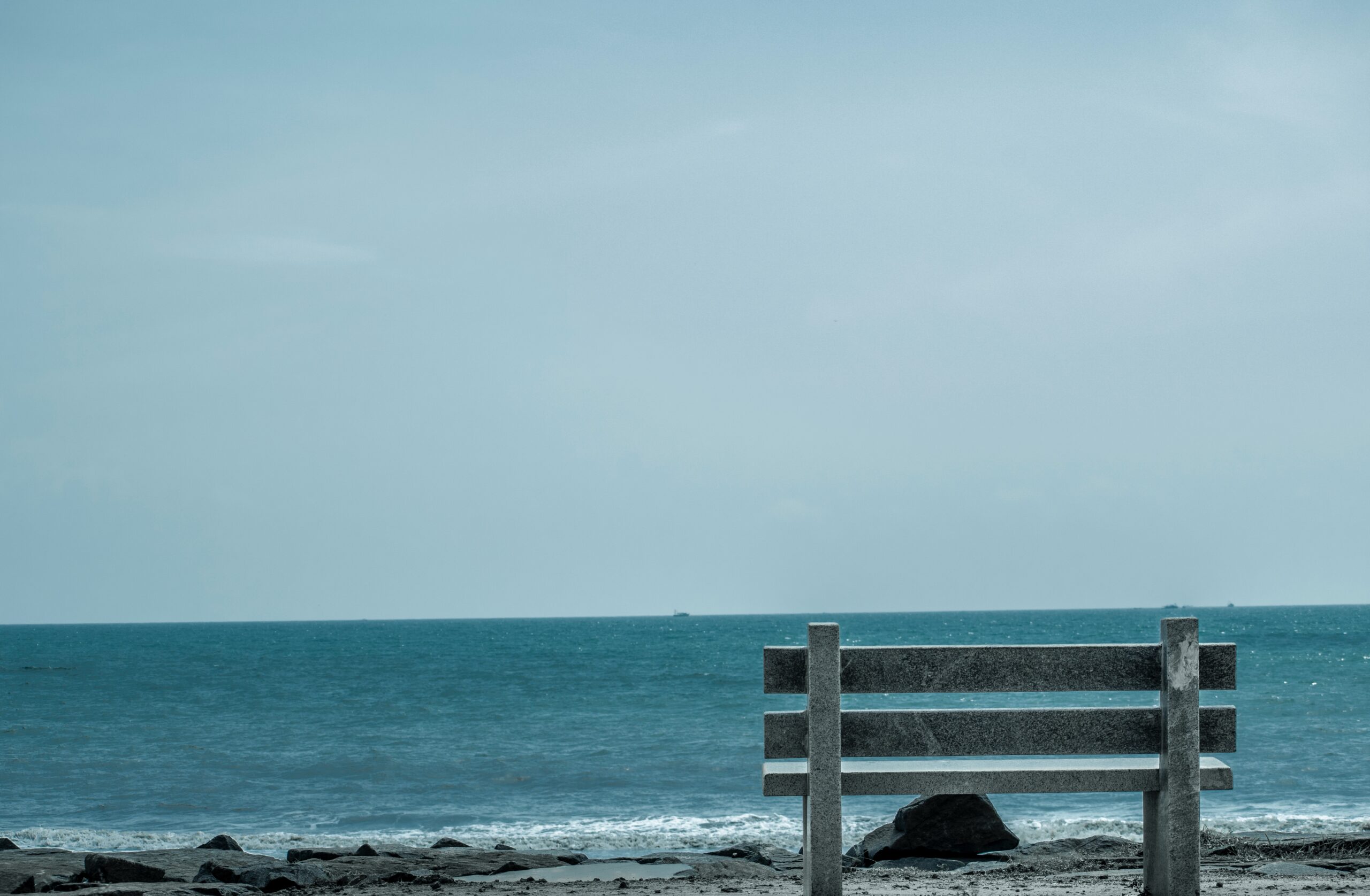 Bankje bij de zee